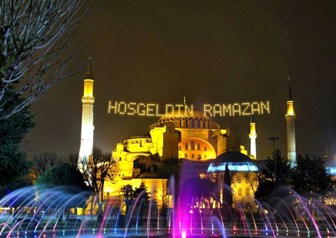 २०२१ रमजान akmsakiyesi! पहला इफ्तार किस समय होता है? इस्तांबुल imsakiye sahur और इफ्तार घंटे