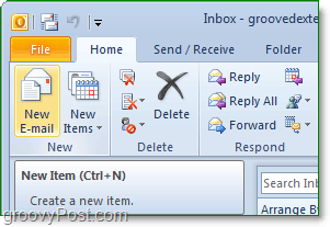 2010 के कार्यालय के आउटलुक को खोलें और फिर होम रिबन से नए ईमेल बटोम पर क्लिक करें