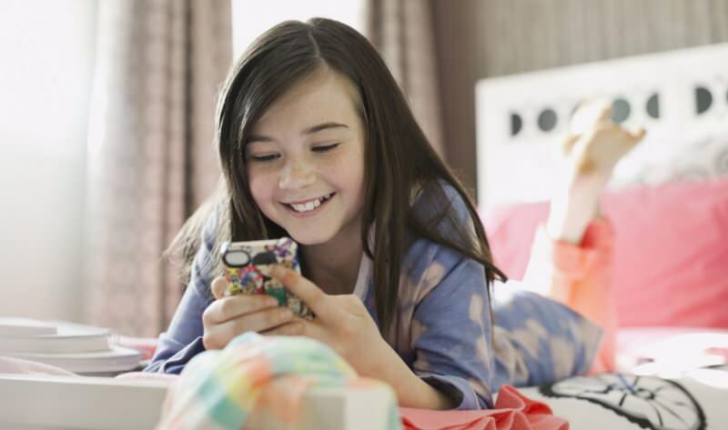 बच्चों के लिए कितना पुराना स्मार्टफोन खरीदना चाहिए? सेल फोन के उपयोग की उम्र