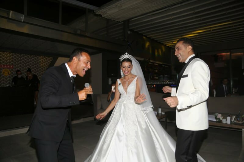 शादी जो प्रसिद्ध नामों को एक साथ लाती है! सिनान गुज़ेल और सेवल डुअन ने शादी कर ली