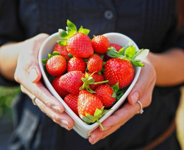 क्या गर्भावस्था के दौरान स्ट्रॉबेरी खाने से बदबू आती है