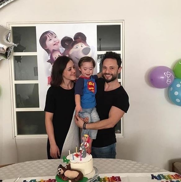 गायक gzgün से अपने बेटे Ediz को जन्मदिन का आश्चर्य!