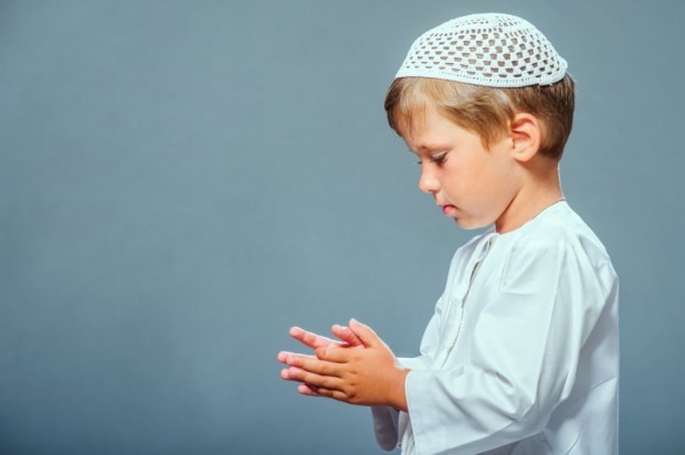 बच्चों को प्रार्थना करना सिखाना