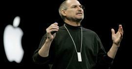Apple के संस्थापक स्टीव जॉब्स की चप्पल होगी नीलाम! रिकॉर्ड कीमत पर बिका