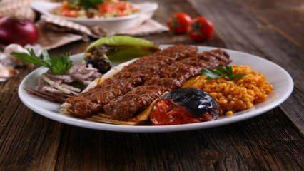 असली अदाना कबाब कैसे बनाएं? अदाना कबाब की घरेलू रेसिपी