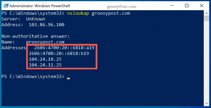 Windows 10 PowerShell विंडो में NSlookup कमांड, Groovypost.com के लिए नाम सर्वर लुकअप जानकारी दिखा रहा है
