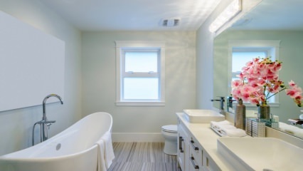 छेद और दरार बाथटब को कैसे साफ करें?