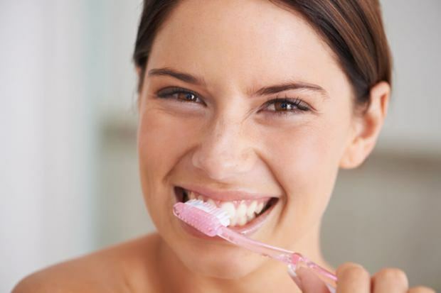 दांतों की सफाई कैसे करनी चाहिए?