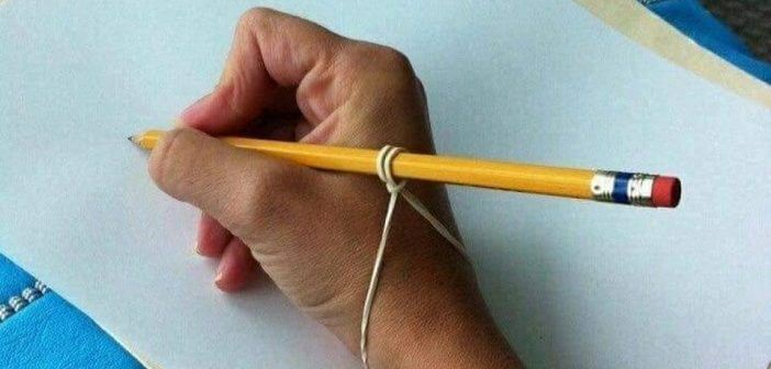 बच्चों को एक पेंसिल संलग्न करने की विधि! बच्चों को पेंसिल कैसे पकड़ना सिखाएं? पेन रिटेंशन की उम्र ...