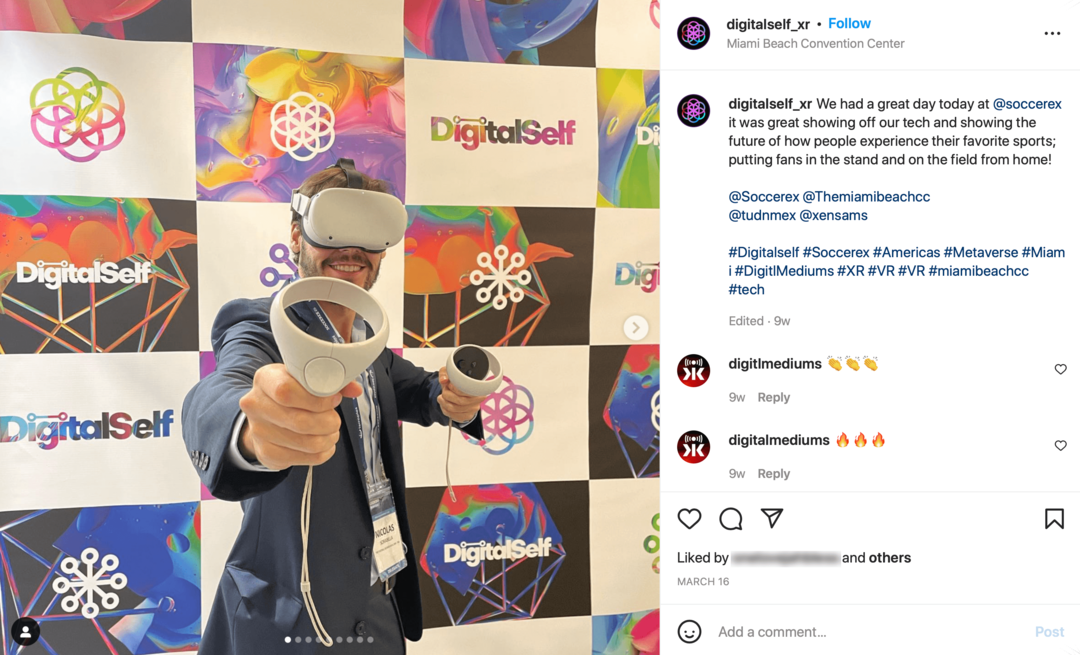 VR सेट की तस्वीर के साथ DigitalSelf Instagram पोस्ट की छवि