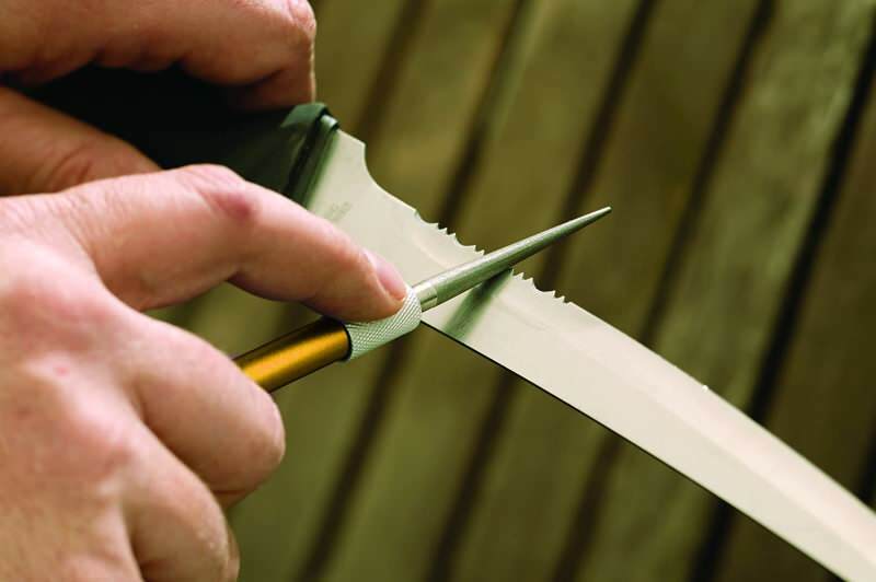 दाँतेदार चाकू को कैसे तेज किया जाता है? रोटी चाकू को तेज करने के तरीके