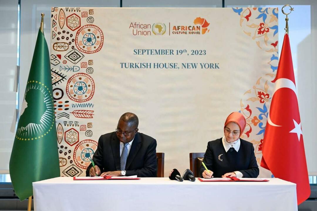 अफ़्रीकी कल्चर हाउस एसोसिएशन और अफ़्रीकी संघ के बीच एक समझौता ज्ञापन पर हस्ताक्षर किए गए