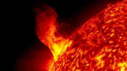सोलर फ्लेयर क्या है? दुनिया पर सौर चमक के प्रभाव और परिणाम क्या हैं?
