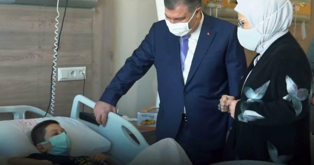 एमाइन एर्दोगन ने फहार्टिन कोका के साथ कैंसर से पीड़ित बच्चों का दौरा किया
