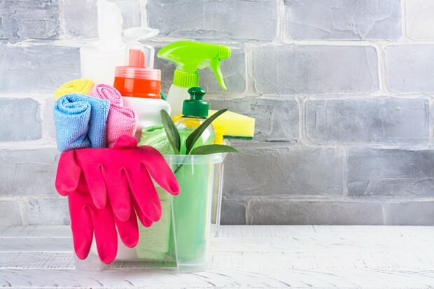 घर की सफाई कैसे होती है
