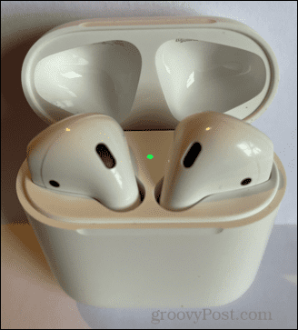 airpods हरी बत्ती