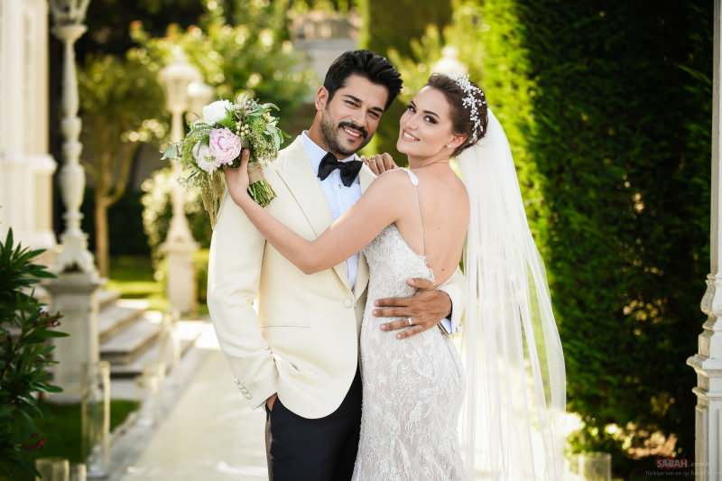 बुरक zcivit और Fahriye Evcen ने 2017 में शादी की