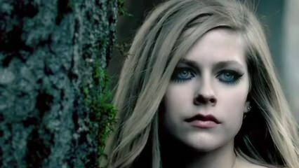 Avril Lavigne को साइलेंट किलर बीमारी हो गई!