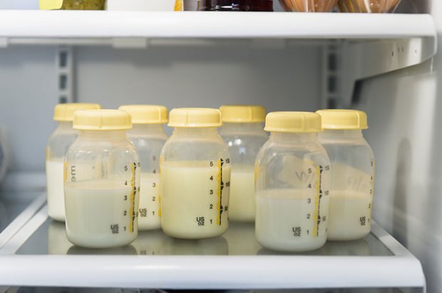 स्तन का दूध कैसे संग्रहित किया जाता है?