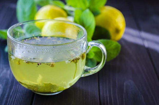 ग्रीन टी के क्या फायदे हैं? ग्रीन टी पीने से वजन कम कैसे होगा? हरी चाय के आहार के साथ तेजी से और स्वस्थ स्लिमिंग