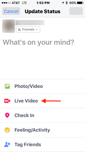 अपने फेसबुक स्टेटस अपडेट में, लाइव वीडियो पर टैप करें।