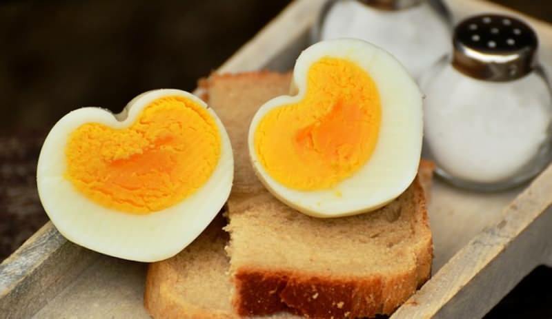 उबला हुआ अंडा कैसे संग्रहीत किया जाना चाहिए? आदर्श अंडे उबालने के लिए टिप्स