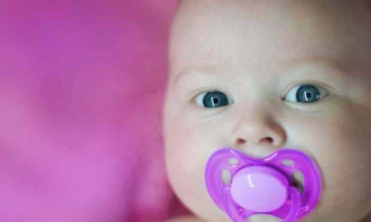 क्या शांत करनेवाला दांत की संरचना को खराब करता है? क्या नवजात शिशु में शांत करनेवाला का उपयोग करना हानिकारक है?