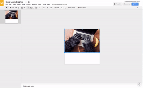 Google स्लाइड में अपनी छवि का आकार बदलें।