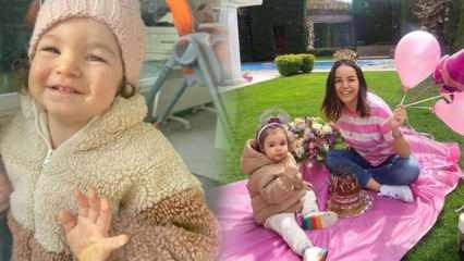 गायक बेंगू से अपनी बेटी Zeynep को जन्मदिन का केक! बेबी Zeynep 1 साल का है ...