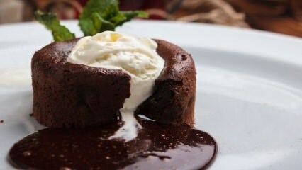 हॉट चॉकलेट केक कैसे बनाये?
