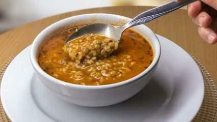 कैसे बनाएं रेस्टोरेंट स्टाइल सीजन्ड हरी मूंग दाल का सूप?