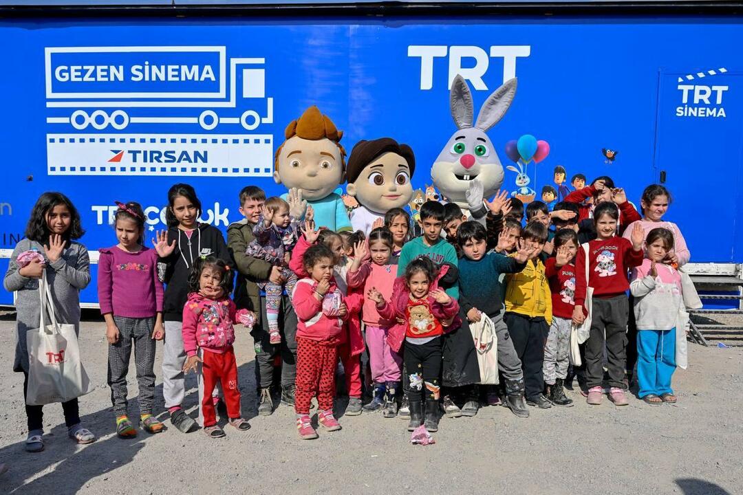 TRT Gezen Cinema ने भूकंप पीड़ितों के चेहरों पर मुस्कान ला दी