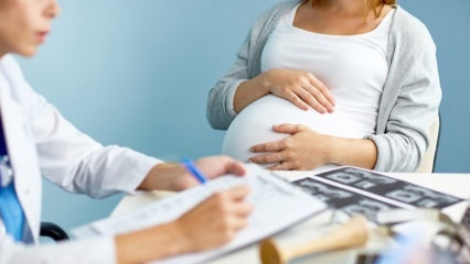 जन्म के समय सम्मोहन विधि कैसे लागू की जाती है?