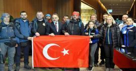 विदेशी खोज और बचाव दल ने तुर्कों की प्रशंसा की: वे कई दिनों तक सड़क पर सोते रहे!