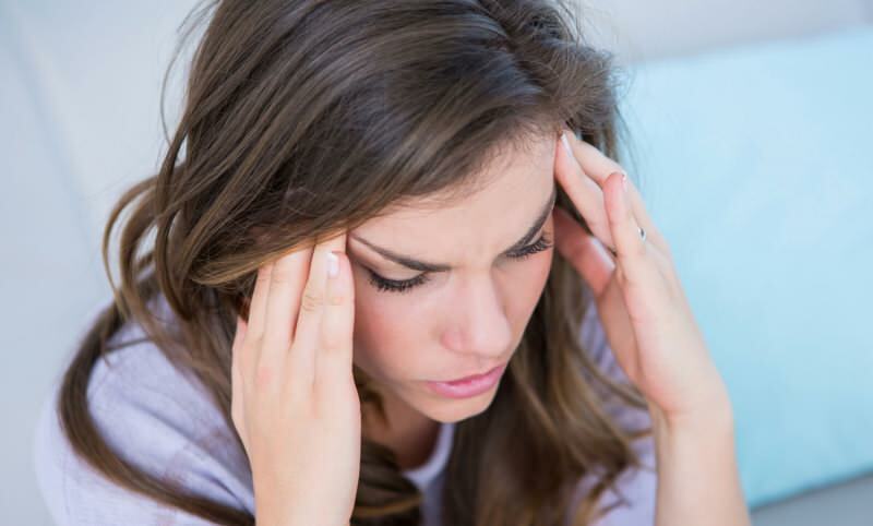 सिरदर्द कई कारणों से देखा जा सकता है