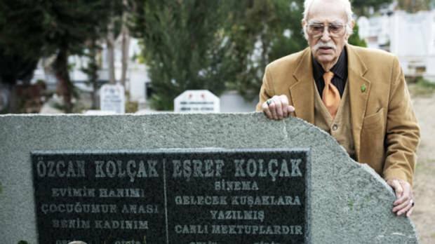 Eşref Kolçak के लिए एक अंतिम संस्कार आयोजित किया गया था