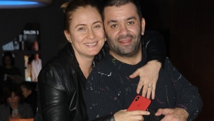 Ceyda Düvenci और उनकी पत्नी Cem Yılmaz को सहायता