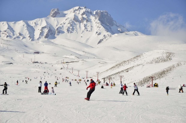 Erciyes स्की रिसॉर्ट में कैसे जाएं? क्या करें और क्या खाएं काइसेरी में?