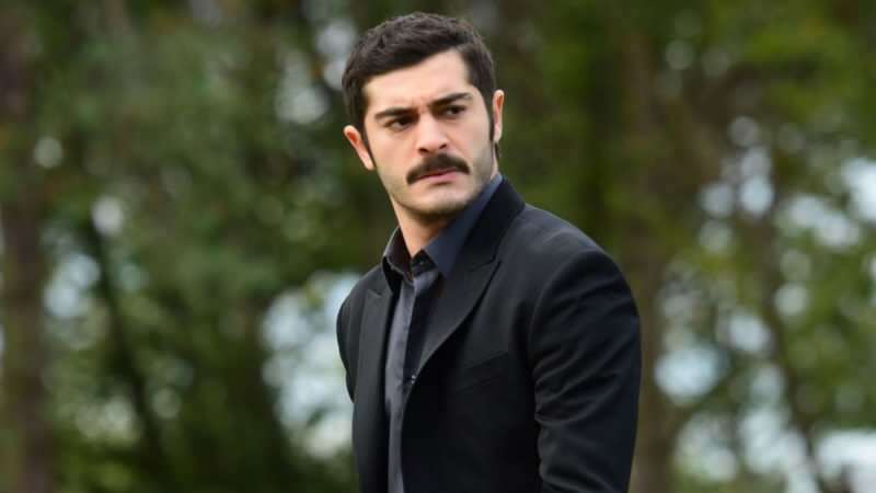 Maraşlı के प्रमुख अभिनेता बुराक डेनिज़ इटली में एक यात्री हैं!