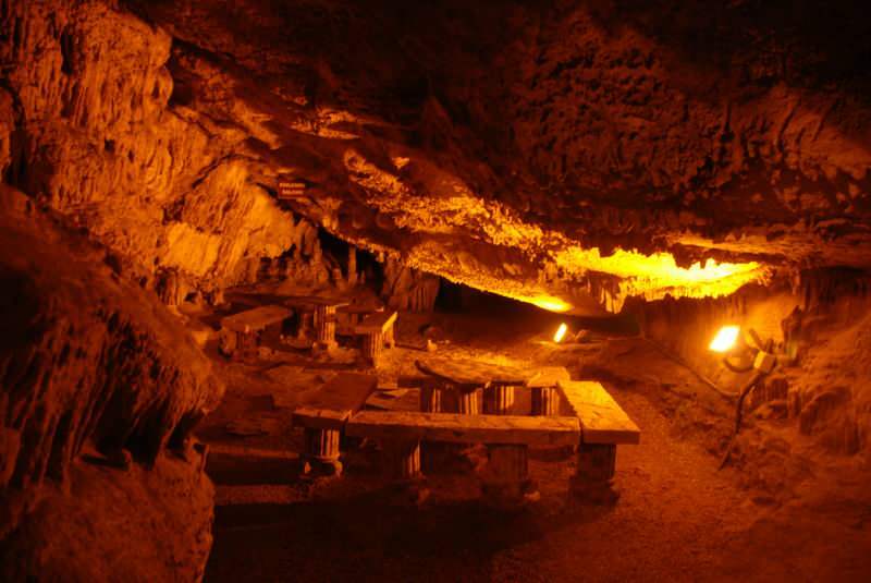 फकीली गुफा
