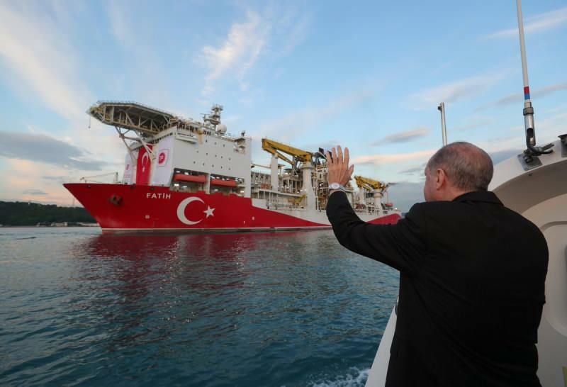 काला सागर में प्राकृतिक गैस के भंडार का पता लगाने वाला विजेता जहाज 