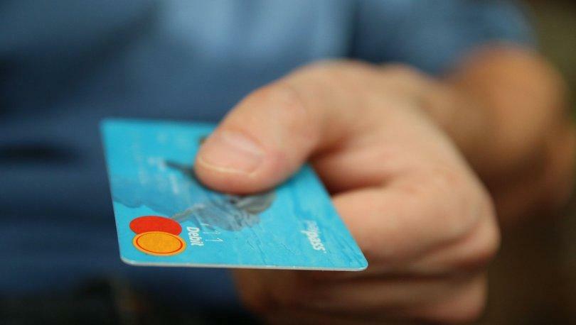 क्रेडिट कार्ड शुल्क वापसी के लिए आवेदन कैसे करें
