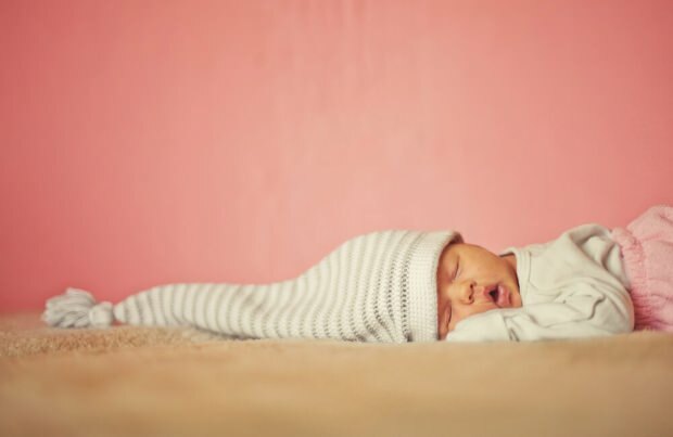 बच्चे रात को सो क्यों नहीं सकते? जो बच्चा नहीं सोता है, उसे क्या करना चाहिए? शिशुओं के लिए नींद की गोलियों के नाम