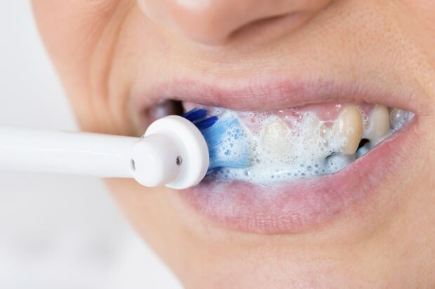 मौखिक और दंत स्वास्थ्य कैसे सुरक्षित है? दांत साफ करते समय किन बातों का ध्यान रखें?