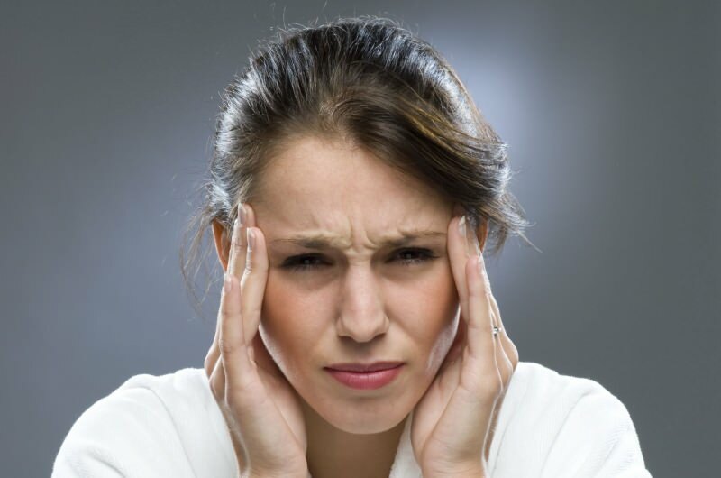 कई स्थितियों से सिरदर्द हो सकता है।
