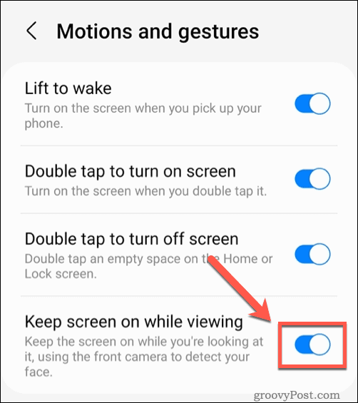 सैमसंग फोन पर देखने के दौरान स्क्रीन चालू रखना सक्षम करना