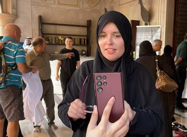 कतर में पर्यटक इस्लाम से मिलते हैं