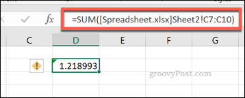 एक Excel SUM सूत्र किसी भिन्न Excel फ़ाइल से सेल श्रेणी का उपयोग करता है