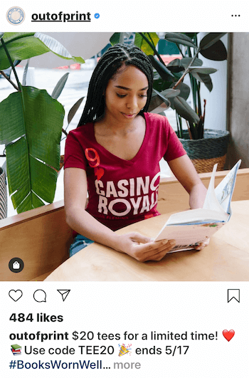 उत्पाद पहनने वाले व्यक्ति के साथ Instagram व्यवसाय पोस्ट