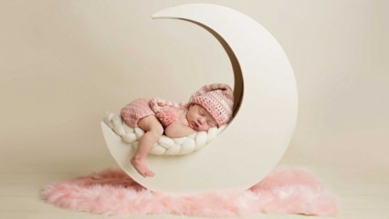 शिशुओं में नींद का विकास कैसे होता है?